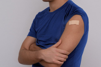 Фотография к новости: "ВПЧ — не только женский вирус": Депутат предложил вакцинировать мальчиков в Казахстане