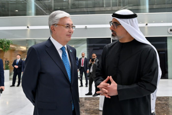 Фотография к новости: Токаев и шейх Халед посетили Международный финансовый центр "Астана"