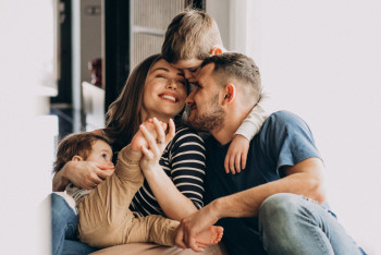 Пособия, жильё и льготы: как в 2025 году государство поддерживает многодетные и уязвимые семьи в Казахстане