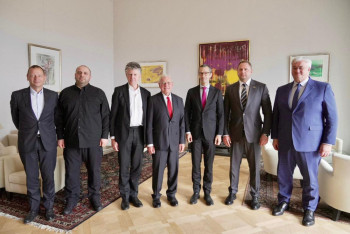 Фотография к новости: Украина назвала условия для прекращения конфликта