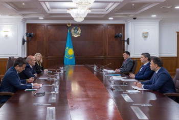 Фотография к новости: Олжас Бектенов обсудил с Shell развитие нефтегазовых проектов в Казахстане