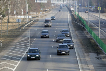 Фотография к новости: В Актюбинской области новые трассы разваливаются прямо на глазах