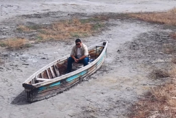 "Сидя в лодке на суше": блогер показал, как высохло Аральское море