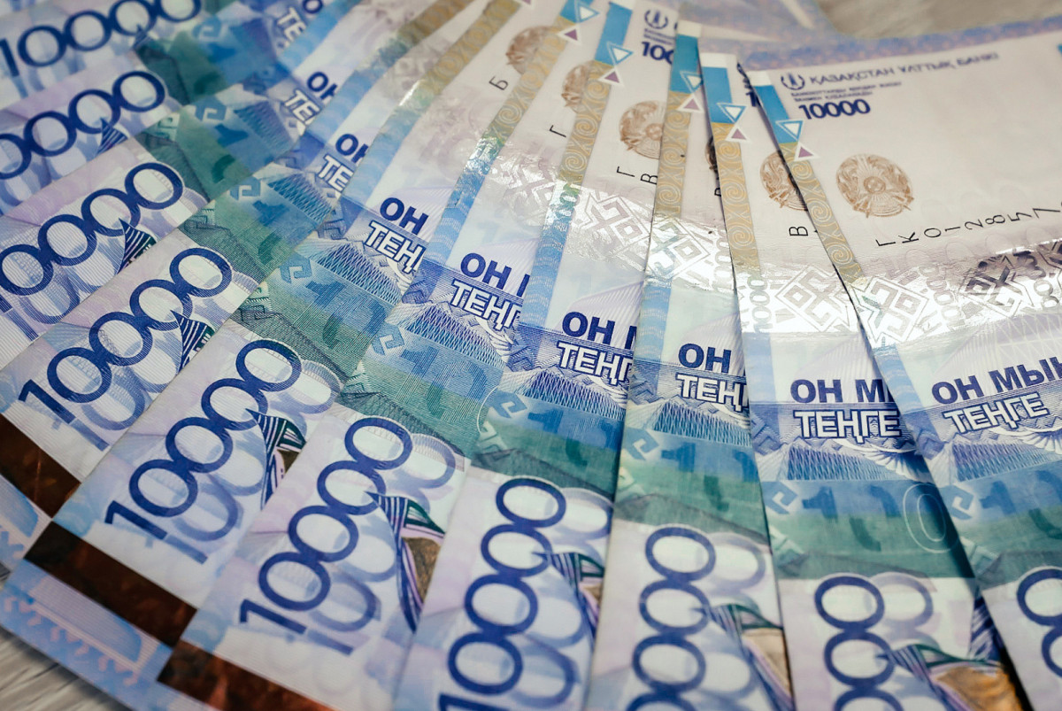 Финансовая дыра: аудиторы обнаружили нарушения почти на 355 млрд тенге