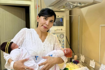 Женщина родила тройню после двух пар близнецов в Алматы