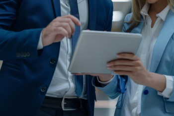 Фотография к новости: Миллион за подпись и фиктивные сотрудники: в Караганде осудили чиновников