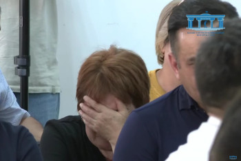 Фотография к новости: Мать главного подозреваемого в убийстве Шерзата Полата расплакалась во время прений