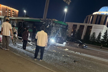 Фотография к новости: Авария с автобусом в Астане: водителя водворили в ИВС