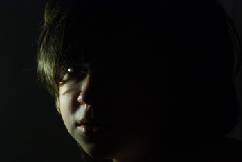 Казнет обсуждает обряд с кишкой на шее малыша