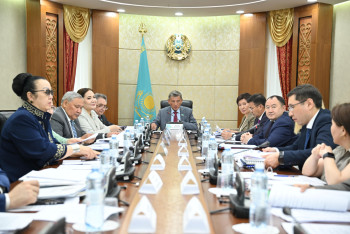 Фотография к новости: Сенаторы раскритиковали использование средств на соцнужды