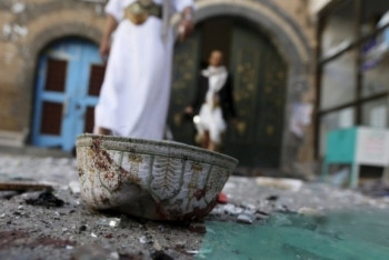 Фотография к новости: В Йемене обстреляли мечеть, погибли 9 человек