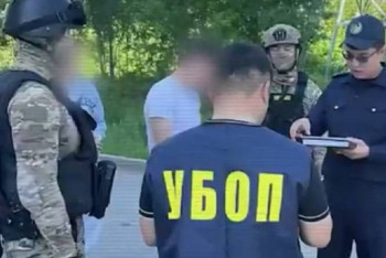 Фотография к новости: Преступники вымогали деньги у продавцов на рынке в Астане