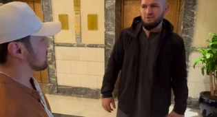 На хадже в Мекке пересеклись пути Елдоса Сметова и Хабиба Нурмагомедова