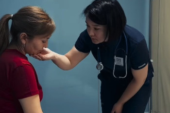 "А кто нас спасёт?" — врачи запустили сериал о боли, которую скрывают под халатами