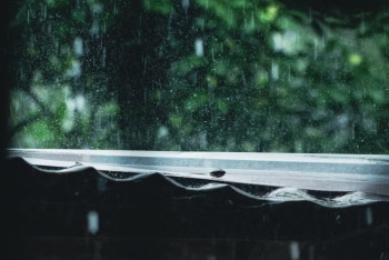 Гроза, жара и град: во всем Казахстане объявлено штормовое предупреждение