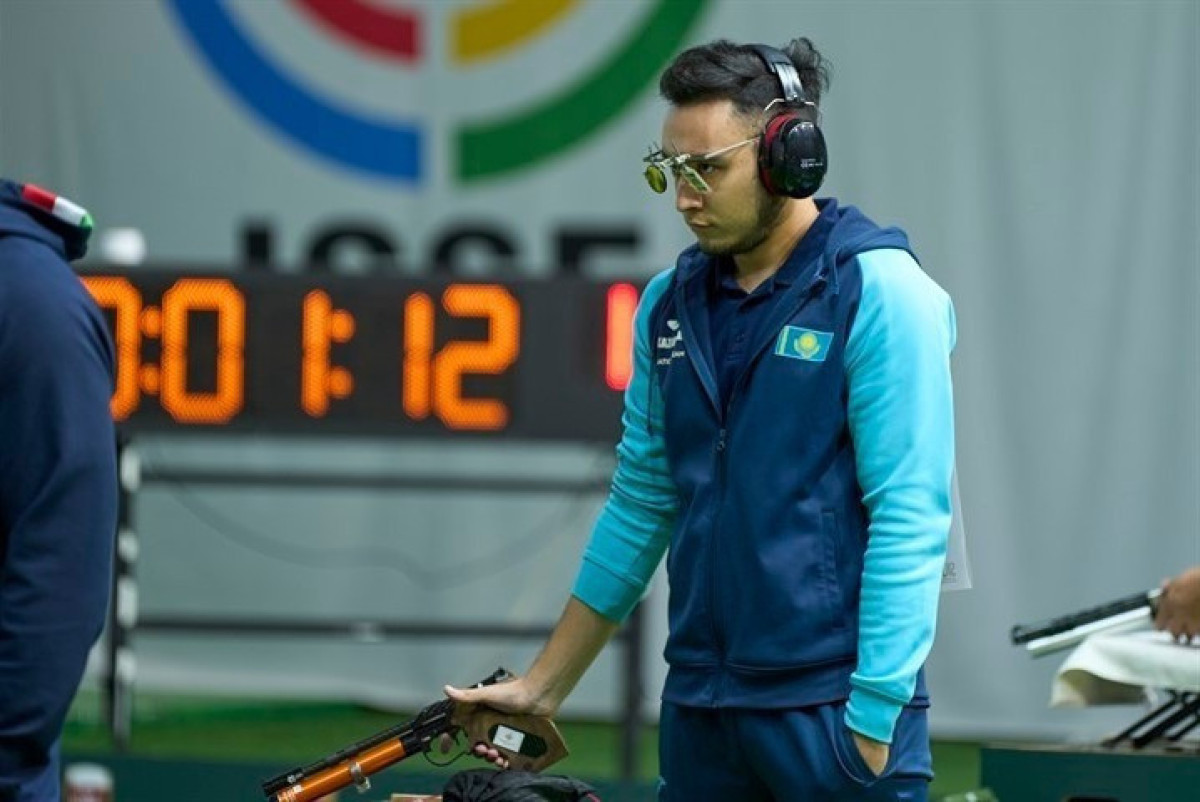 Казахстанец завоевал серебро этапа Кубка мира по пулевой стрельбе