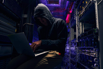 Фотография к новости: В Жамбылской области раскрыли сеть киберпреступников