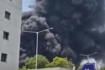 Самолет с 242 пассажирами потерпел крушение в Индии