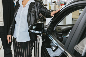 Фотография к новости: Покупателям новых авто навязывали необоснованные допуслуги