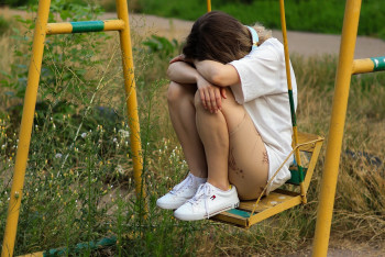 Отчим два года насиловал падчерицу в многодетной семье в Рудном