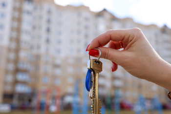 Фотография к новости: В Алматы мошенница по предоплате сдавала чужие квартиры