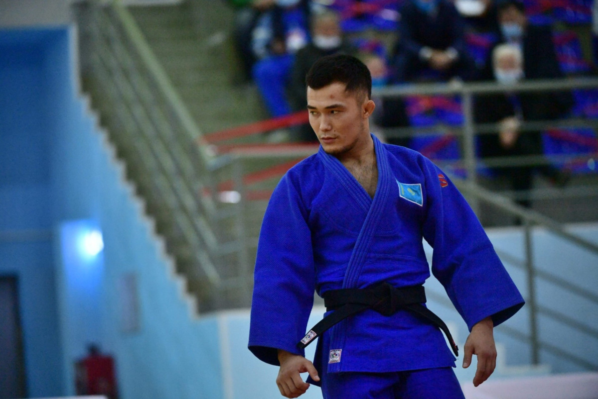 Казахстанский дзюдоист уверенно стартовал на чемпионате мира