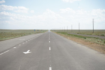 Фотография к новости: Казахстанцам открыли движение по обновленной дороге к озеру Балхаш