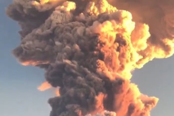 В Индонезии вулкан выбросил пепел на высоту 11 километров