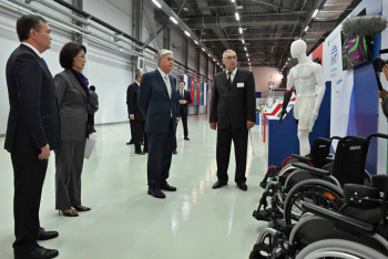 От респираторов до биопротезов: Токаеву представили медицинские разработки