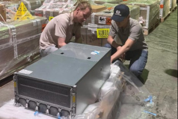 Фотография к новости: Железо будущего: Мусин показал казахстанский суперкомпьютер