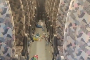 "Автобус-помойка": видео из салона Кызылорда — Астана возмутило соцсети