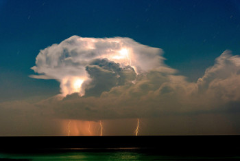 Фотография к новости: От шторма до жары: синоптики предупредили о погодных качелях