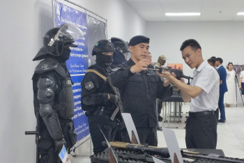 Фотография к новости: Служба наизнанку: жителям Семея показали, какое оружие используют в работе полицейские