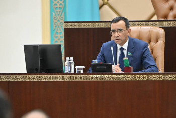 Фотография к новости: Ашимбаев: Оснований для досрочных парламентских выборов нет