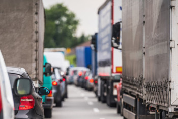 Фотография к новости: Пробки на границе: Казахстан вводит платный приоритетный режим