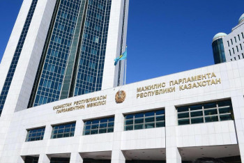 Фотография к новости: Принятые нормы уже работают – Асхат Аймагамбетов об итогах парламентской сессии