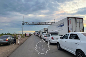 Введение QR-кодов вызвало коллапс на границе Казахстана с Россией