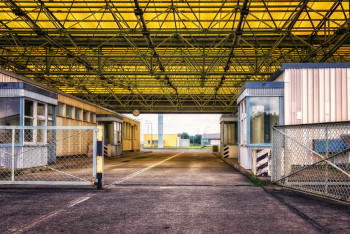 Фотография к новости: От оружия до валюты: что пытались провезти через границу Казахстана в июне