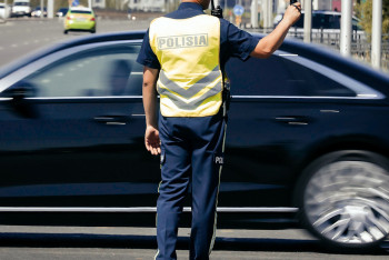 Фотография к новости: В Петропавловске женщину оштрафовали за незаконное ношение полицейской формы