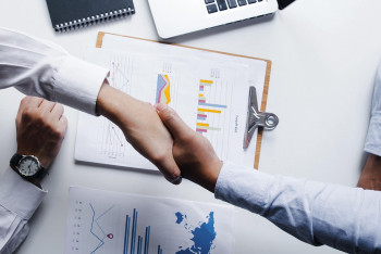 Фотография к новости: Бизнес сбавил обороты: деловая активность в Казахстане идет на спад