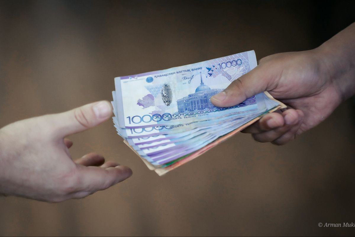 Самые "дорогие" должности: где коррупция цветет сильнее всего в Казахстане