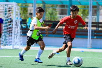 Фотография к новости: В Актобе стартовала первая дворовая футбольная лига среди детей