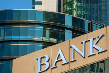 Фотография к новости: Казахстанские банки обяжут предупреждать о повышении комиссий за переводы