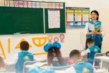 По четыре млн тенге выплатят казахстанским учителям