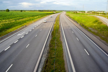 Фотография к новости: В Казахстане проваливаются планы по ремонту автотрасс