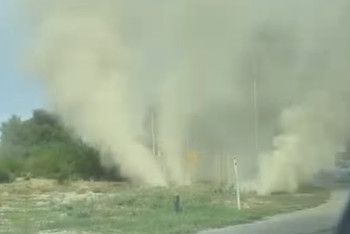 "Запах стоит ужасный": столбы газа вырывались из-под земли в Талдыкоргане