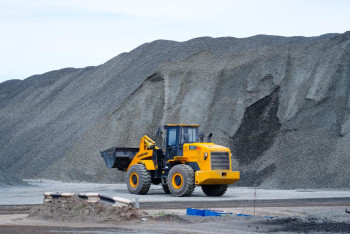 Фотография к новости: В Казахстане начнут строить дороги из золы и шлаков