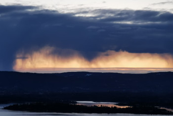 Проливные дожди и жара стали причинами штормового предупреждения по Казахстану