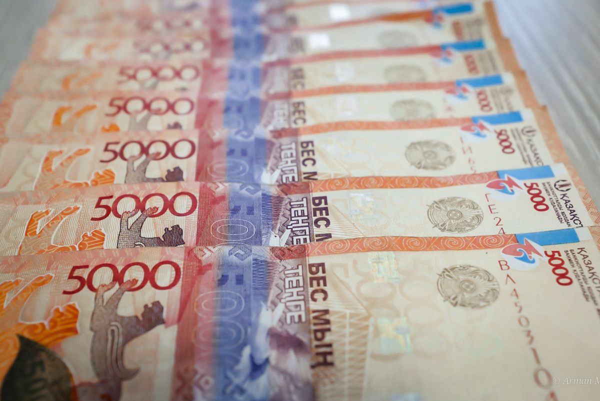 Астанчанка похитила более 37 млн тенге за месяц