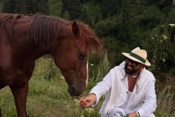 Фотография к новости: Известный российский бизнесмен об отпуске в Алматы: "Город добра, под защитой гор"